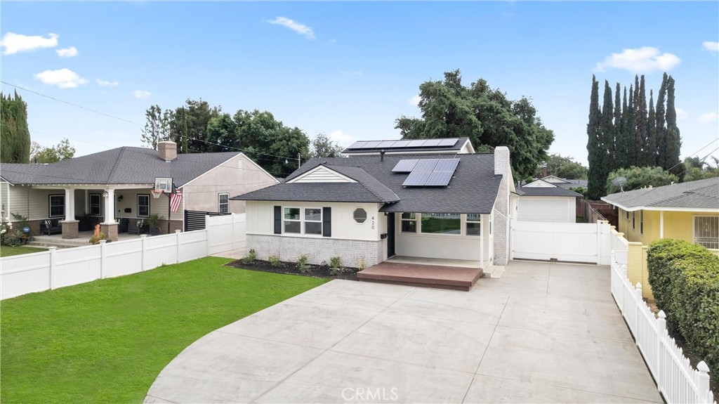420 W Bennett Avenue