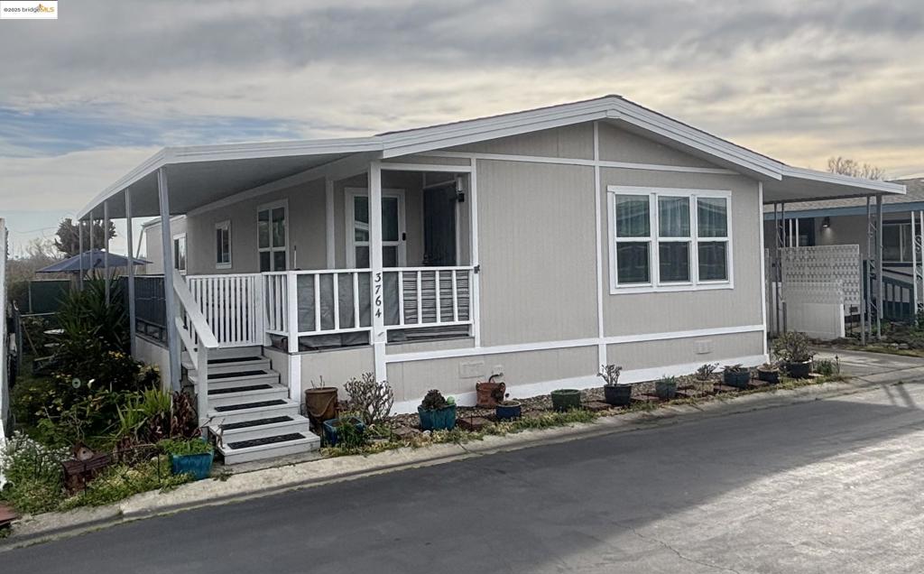 Back on the Market: Stunning move-in ready double wide featuring a brand new kitchen with solid surface quartz countertops and an open floor plan! Family Park with community pool. A Great Deal on a very well kept home in a great family Mobile Home Park in East County. Approximately 15 minutes into the city of Oakley. Close to water recreational activities fishing boating and eateries. Fireplaces: NO