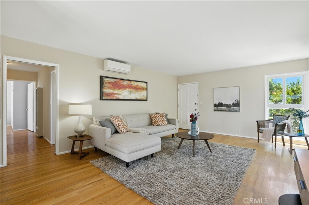 2420 E 4th Street 4