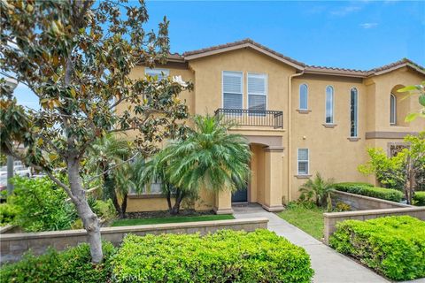 17 Crescent City Irvine CA 92602