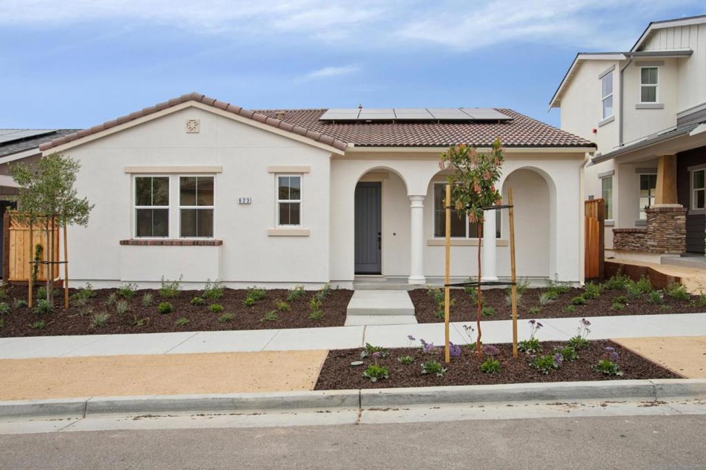 623 Santa Lucia Way
