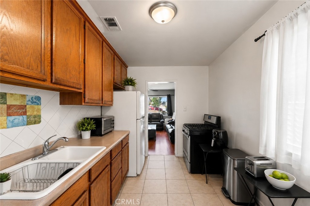 415 N Eucla