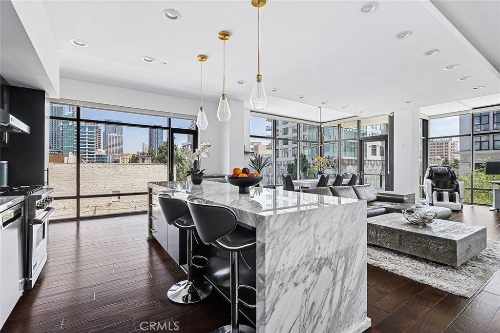 1111 S Grand Avenue 511