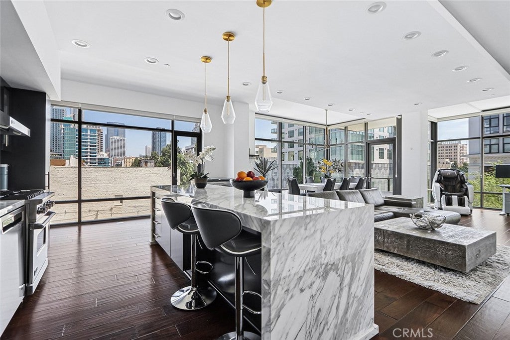 1111 S Grand Avenue 511