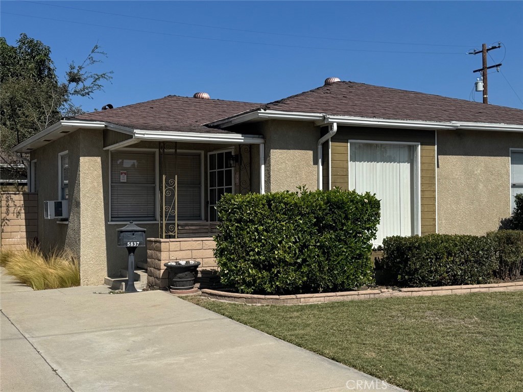 5837 E Gossamer