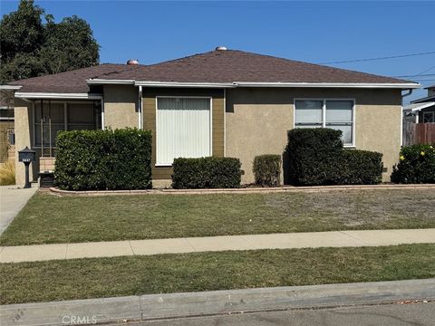 5837 E Gossamer Long Beach CA 90808
