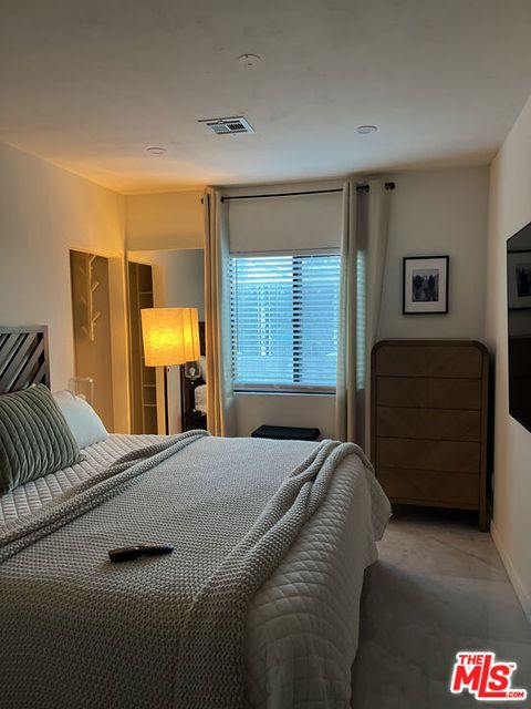 Photo of 643 N Vista St, Los Angeles, CA 90036 (MLS # 25581807)