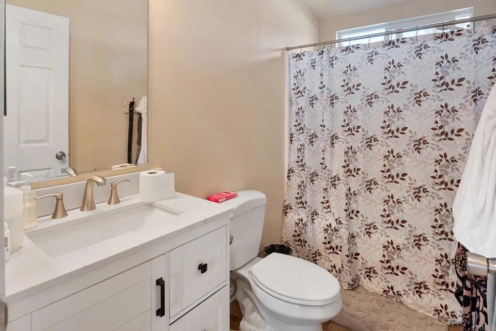 Oceanside, California 92057, United States, 4 Bedrooms Bedrooms, ,2 BathroomsBathrooms,Residential,Active,233369