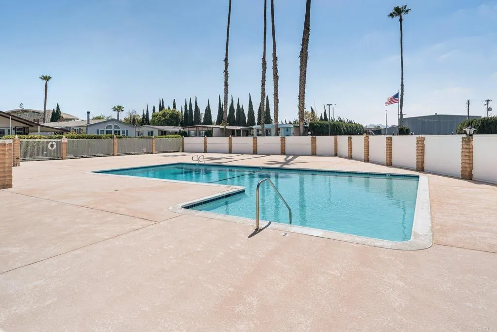 Oceanside, California 92057, United States, 4 Bedrooms Bedrooms, ,2 BathroomsBathrooms,Residential,Active,233369