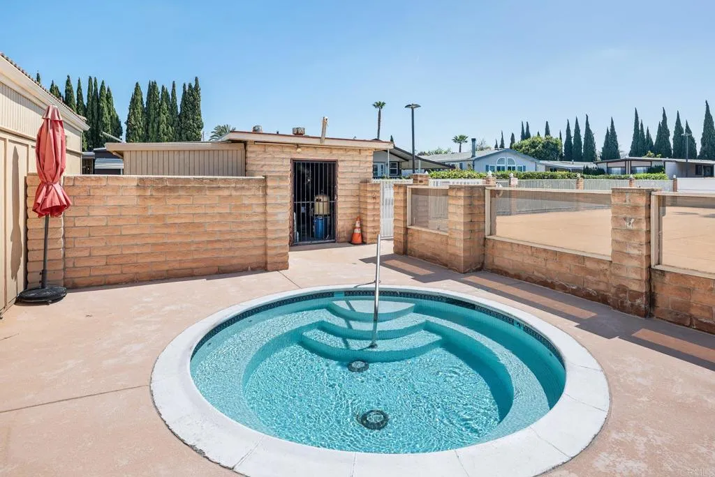 Oceanside, California 92057, United States, 4 Bedrooms Bedrooms, ,2 BathroomsBathrooms,Residential,Active,233369