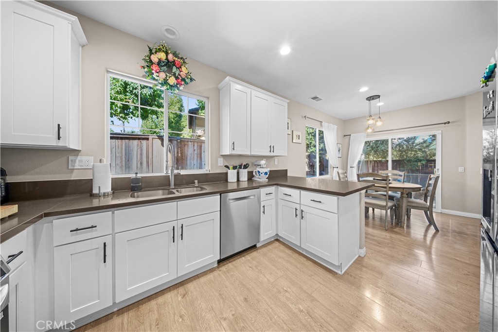 4 Potters Bend