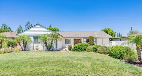 MLS: SR26100621