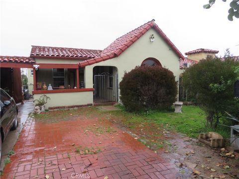 Photo of 3141 W 75th St, Los Angeles, CA 90043 (MLS # SR26006036)