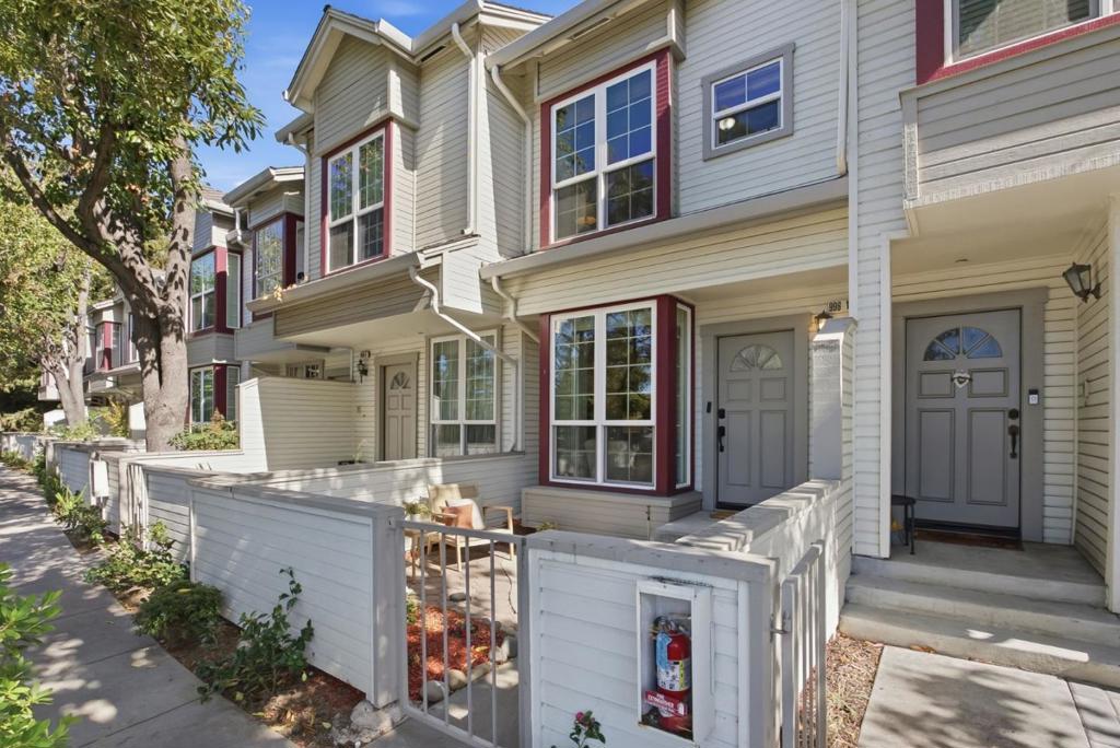 996 Belmont Terrace 10