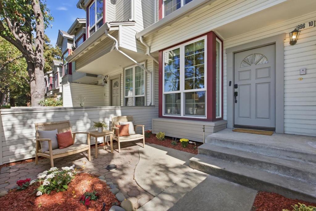 996 Belmont Terrace 10