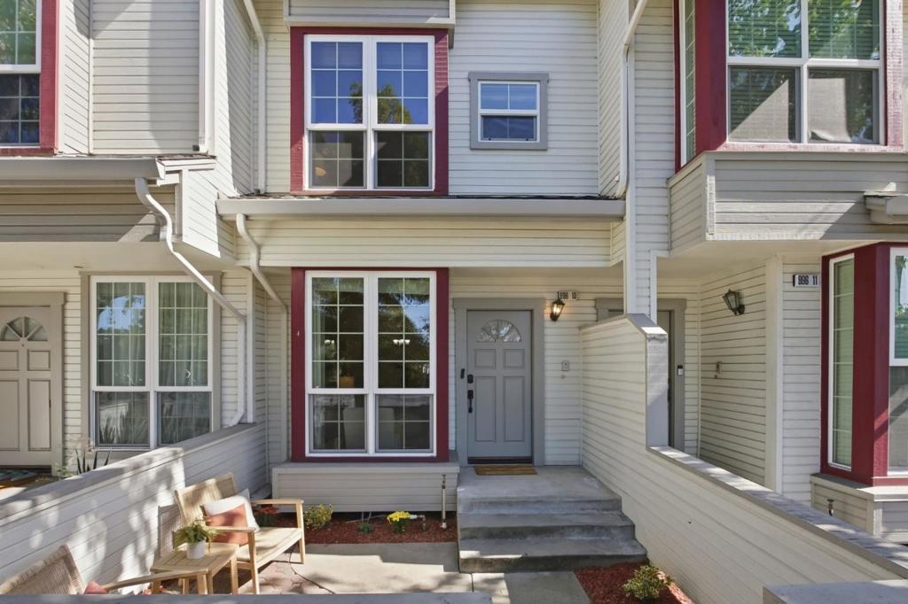 996 Belmont Terrace 10