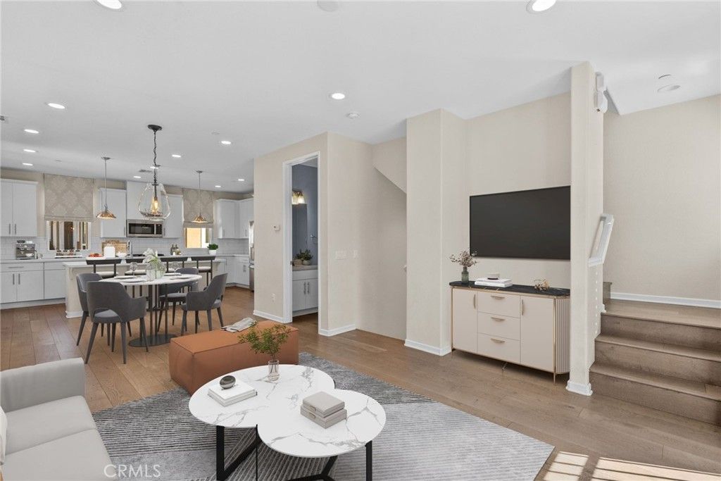 Photo of 14729 Sherman Way, Van Nuys, CA 91405 (MLS # SR25224893)