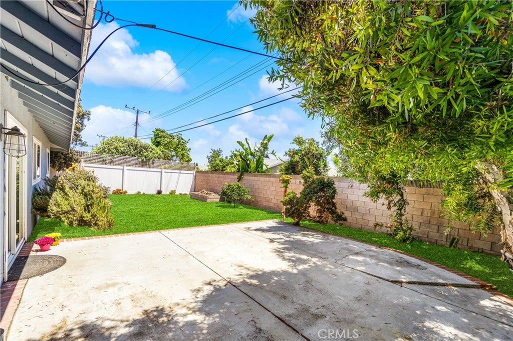 5652 Harold Pl, Huntington Beach CA 92647 - Photo 36