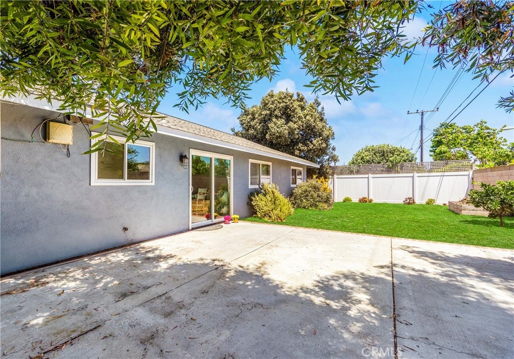 5652 Harold Pl, Huntington Beach CA 92647 - Photo 37