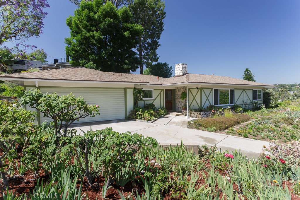 9780 Sombra Terrace