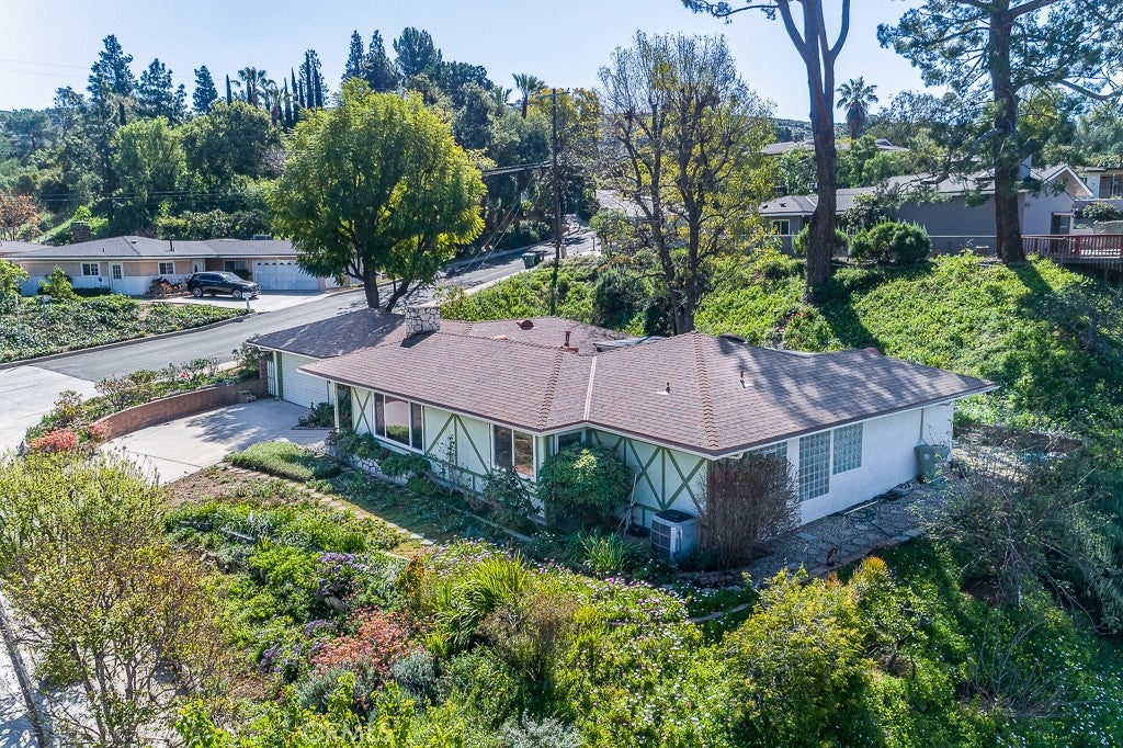 9780 Sombra Terrace