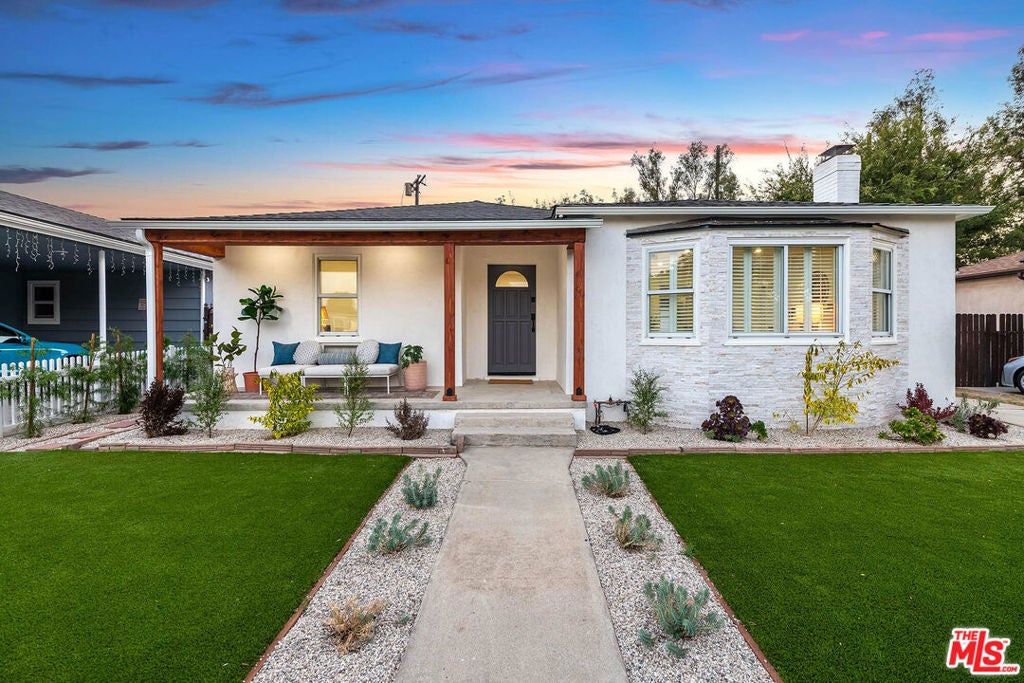 8729 Mcconnell Avenue