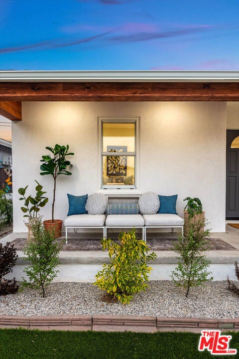 8729 Mcconnell Avenue, Los Angeles CA 90045
