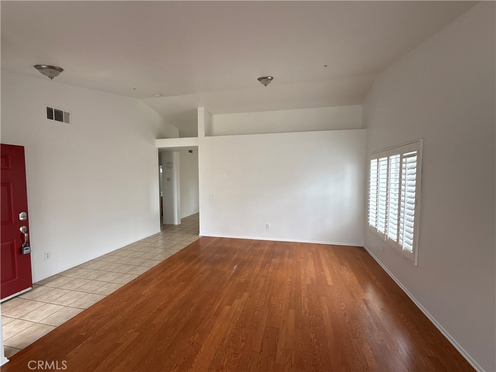 3529 N Live Oak