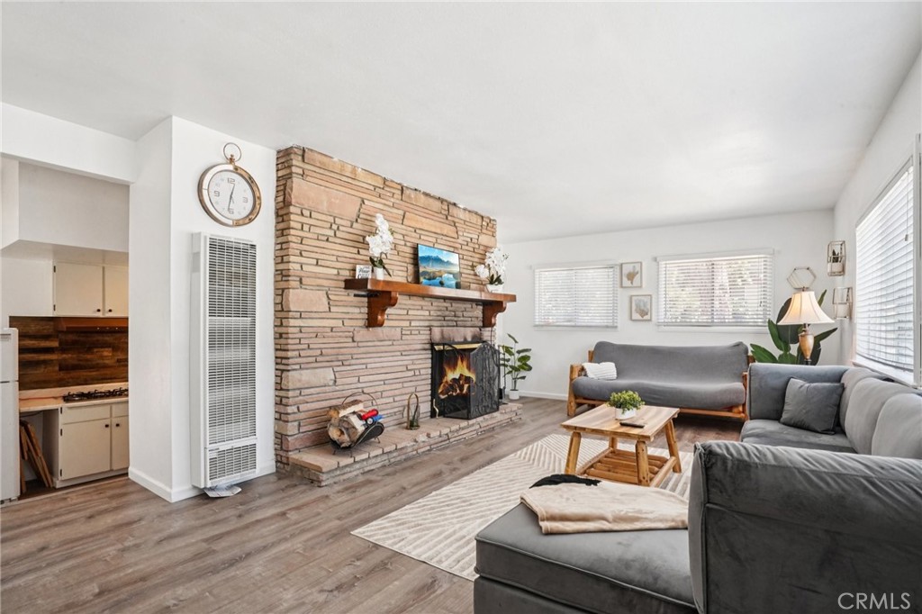 670 Villa Grove Avenue