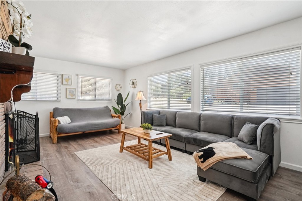 670 Villa Grove Avenue