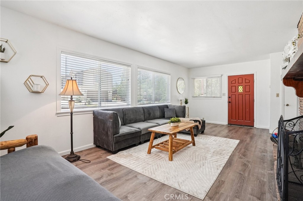 670 Villa Grove Avenue