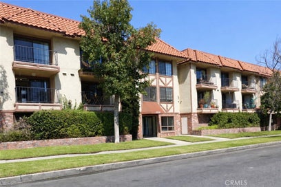 11127 La Maida 10 North Hollywood CA 91601