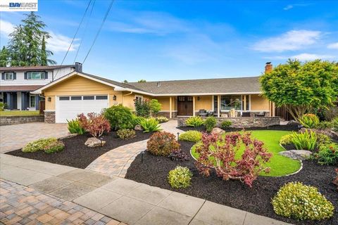 Photo of 7295 Kolb Pl Pl, Dublin, CA 94568 (MLS # 41132735)