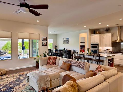 Photo of 22 Bordeaux, Rancho Mirage, CA 92270 (MLS # 219141586DA)