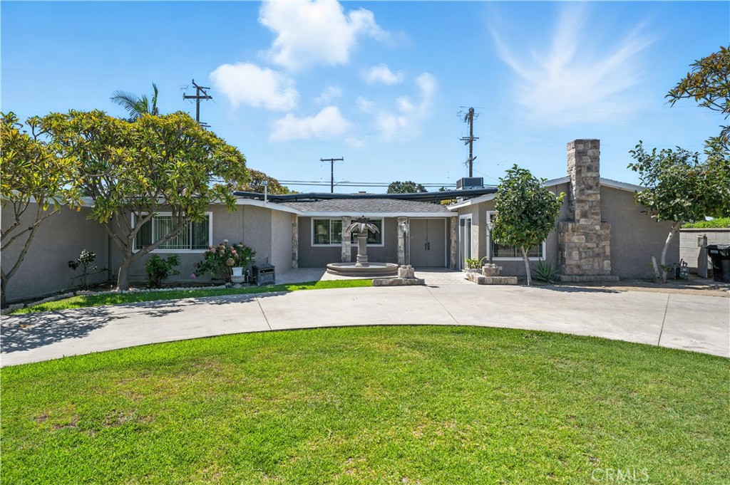 Gorgeous 4 bedrooms and 3 bathrooms Pool home sitting on a huge lot, 11.030 sqft and offering approximately 2,524 sq. ft. of total living space. This home combines flexibility and potential with plenty of room to grow. The main home is about 2,164 sq. ft., plus a private attached 1-bedroom ADU that adds roughly 360 sq. ft. The ADU is perfect for in-laws, extended family, or even as a separate living area, and it comes equipped with its own mini-split A/C system for independent comfort. Inside, you’ll find a living room, family room, two dens, and two bedrooms. The dens can easily be converted into additional bedrooms, or the family room could be reconfigured to create two more — allowing the home to expand to 4–6 bedrooms in total. Both bathrooms have been upgraded, with the rear bathroom near the pool just fully remodeled — providing convenient poolside access for family and guests. The kitchen was remodeled just a few years ago, and the home also features central air conditioning along with upgraded windows throughout most of the property, adding comfort, efficiency, and modern appeal. The location is just as appealing. The street is wider than average, and the lots on this block are larger than typical, giving the neighborhood an open, spacious feel. The exterior of the home stands out with impressive curb appeal and a circular driveway. In the backyard, enjoy a sparkling pool with easy access from the remodeled bath, along with a converted patio — ideal for family living and entertaining. Conveniently located near parks, shopping centers and restaurants- schedule your private showing today and experience it in person!
Fresh interior paint and new carpet in the living room add warmth and comfort, making this home move-in ready.