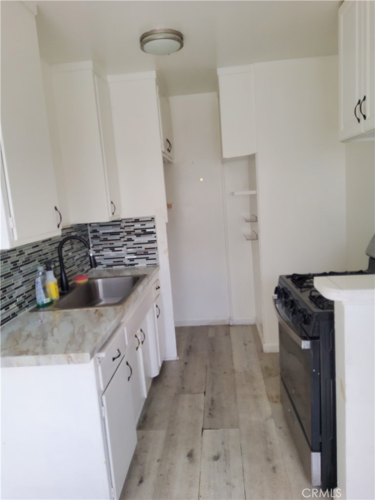 2437 Exposition Place 2