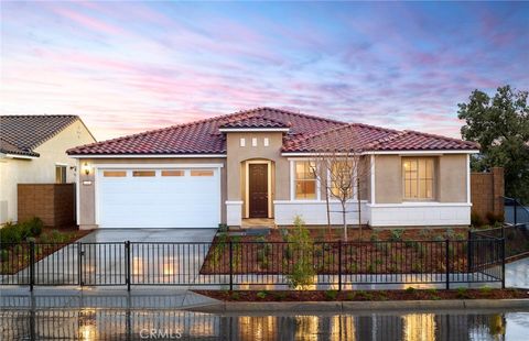 745 Spyglass Court Perris CA 92571