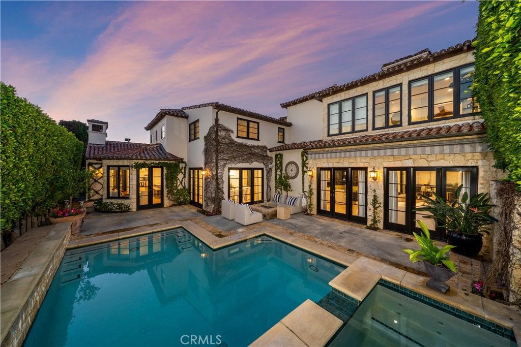 Photo of 110 Via Trieste, Newport Beach, CA 92663 (MLS # NP26018642)