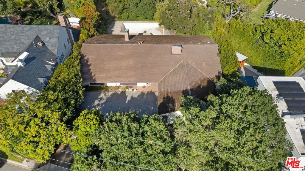 Photo of 12637 Homewood Way, Los Angeles, CA 90049 (MLS # 26642611)