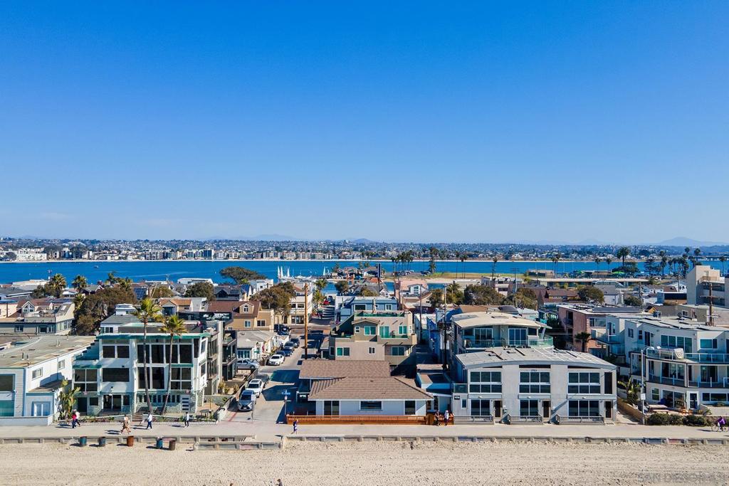 713 San Jose Pl Pl, San Diego CA 92109