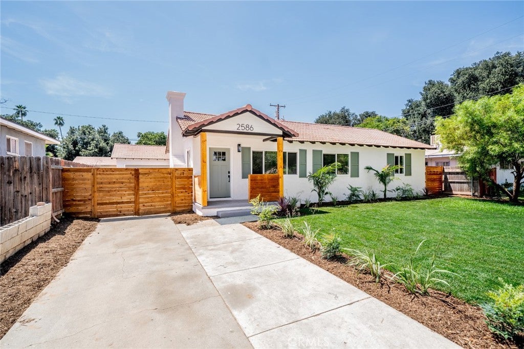 2586 Prospect Avenue