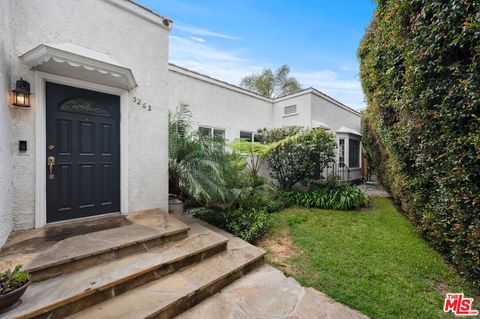 Photo of 803 S Sycamore Avenue, Los Angeles, CA 90036 (MLS # 26634803)
