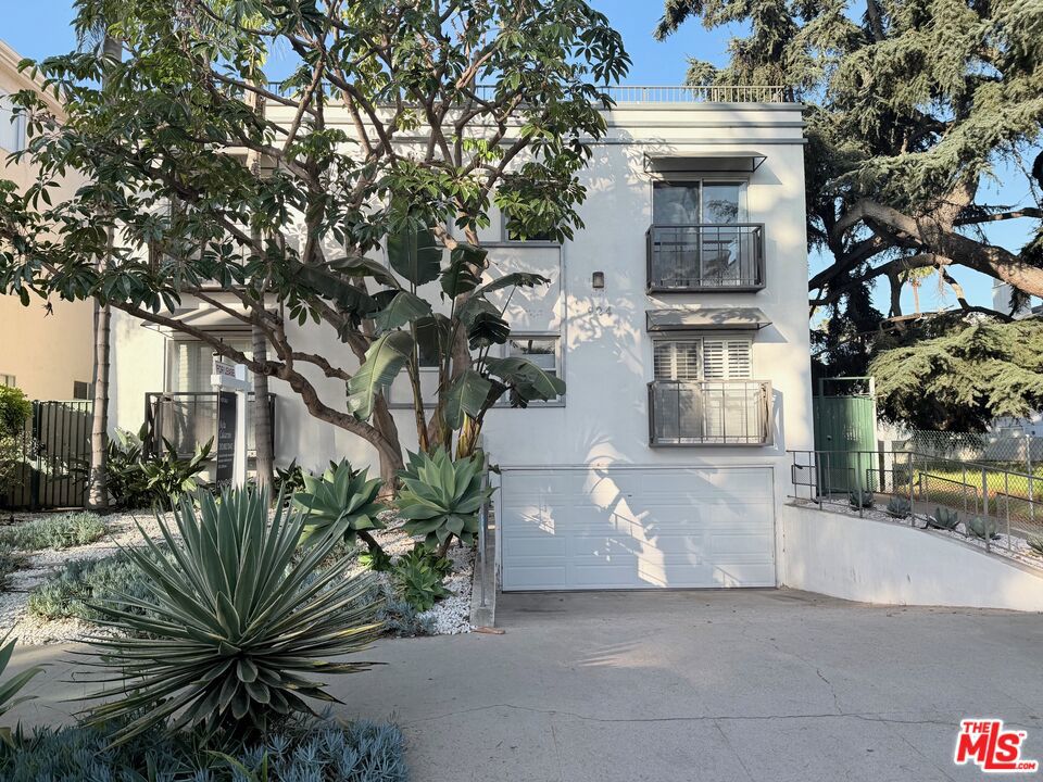 924 5th Street 10, Santa Monica CA 90403