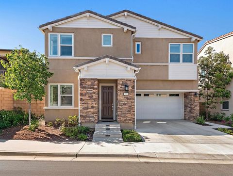 624 Pelion Lake Forest CA 92630