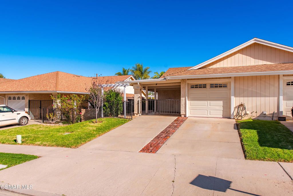 Photo of 1995 E Covington Avenue, Simi Valley, CA 93065 (MLS # 226000708)