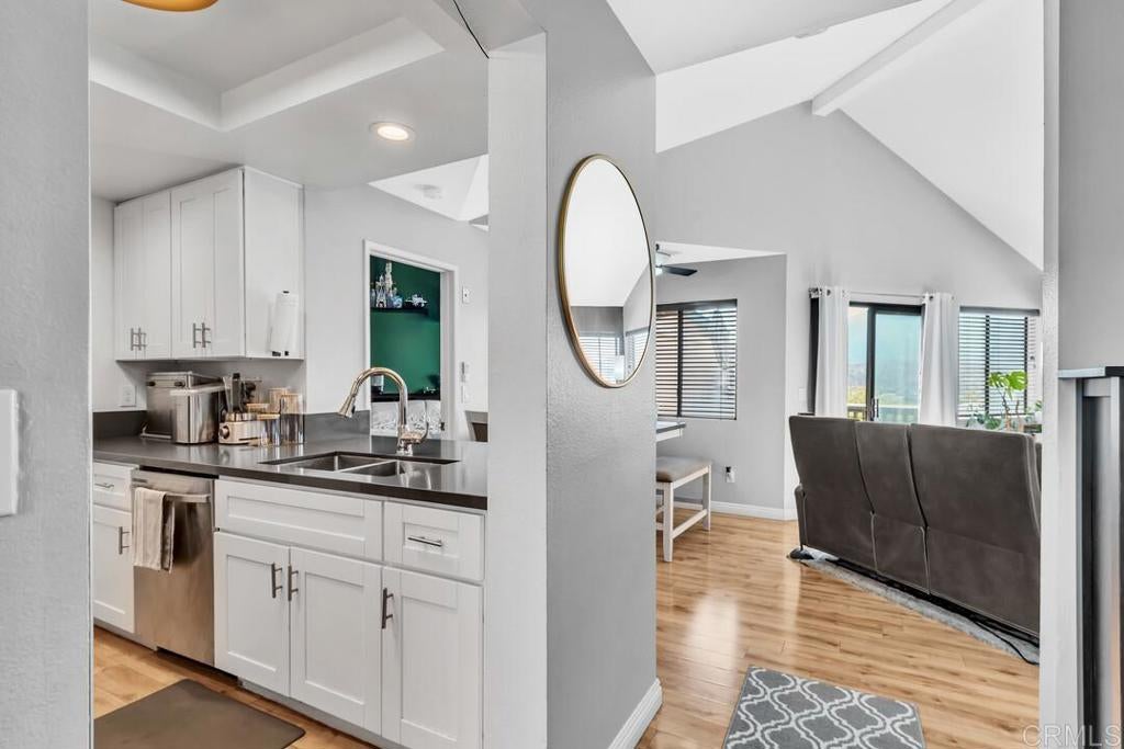 3049 Golden Oak Way