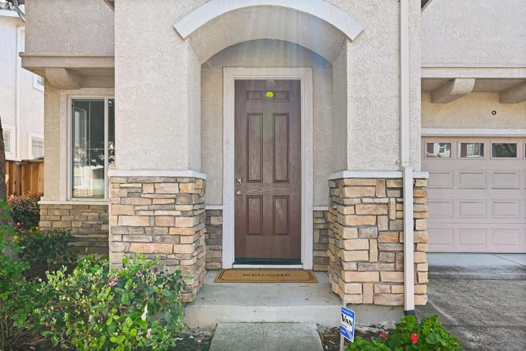 Photo of 34306 Torrey Pine Ln Ln, Union City, CA 94587 (MLS # ML82036214)