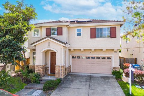 Photo of 34306 Torrey Pine Ln Ln, Union City, CA 94587 (MLS # ML82036214)