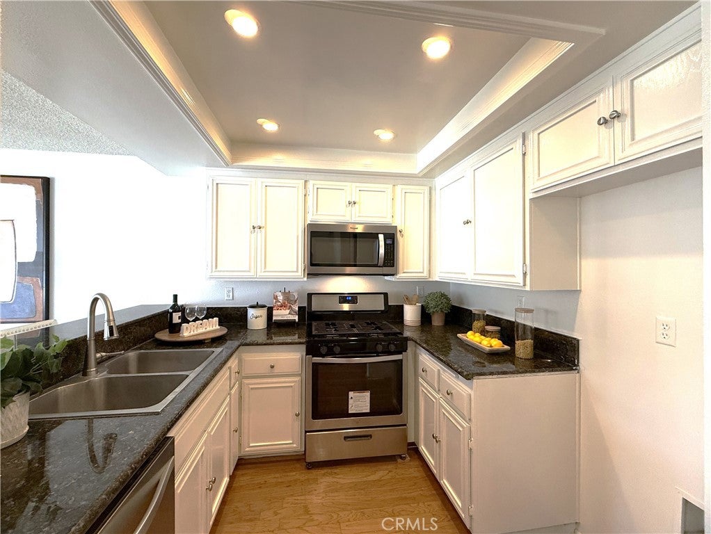 56 Christamon S, Irvine CA 92620 - Photo 10