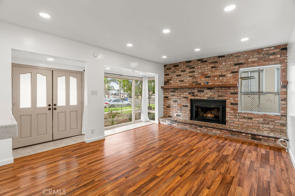 20904 La Salle Avenue